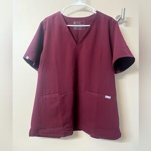 FIGS Casma Three-Pocket Scrub Top in Burgundy. Size XXL.